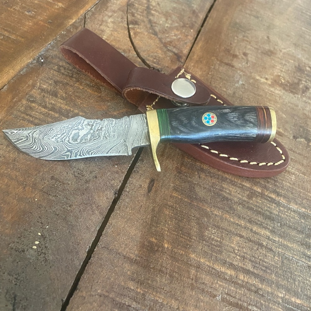Damascus steel Hunting knife w/ sheath